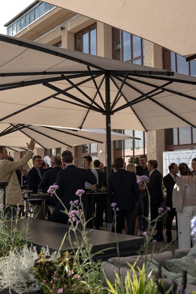 Außenterrasse in der Motorworld